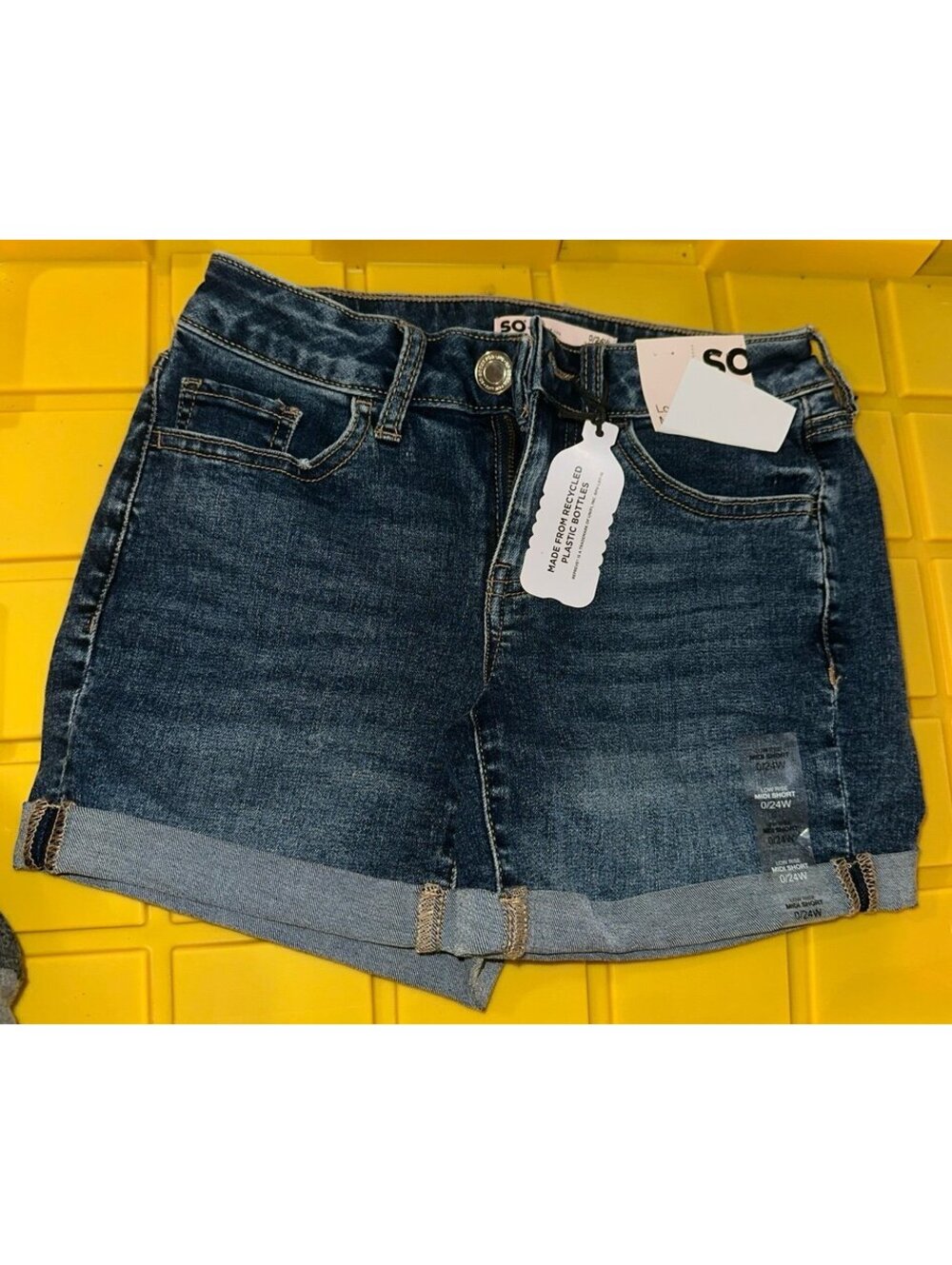 New SO low rise midi short shorts size 0/24W